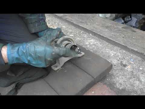 Как поменять подшипник на вито Замена подвесного подшипника. Мерседес вито. - YouTube