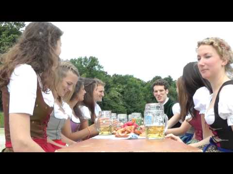 sari-dirndl:-test-auf-der-wiesn