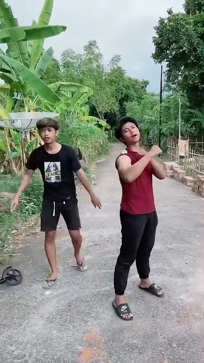 FOREIGNERS VS LOCAL WHEN INVITING BRANTEM #shorts #funny #lol #theleh #trending #viral #bulevslokal