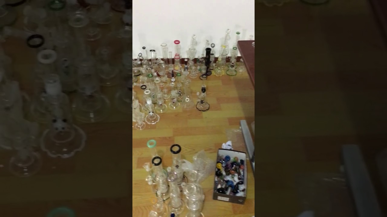Chinese GSB Global Glass Bongs,Dab Rigs,Smoking Water Pipes Manufacturer Sample Room 4