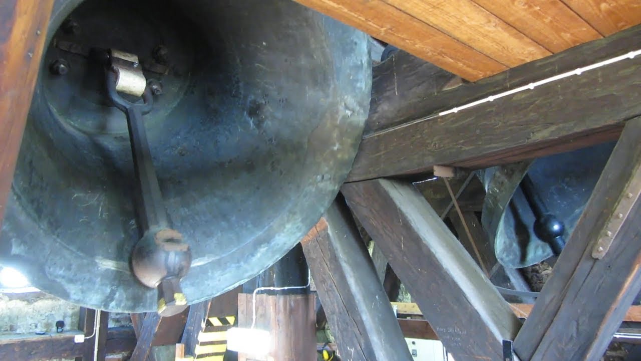 Sammanringning inne i tornet i Storkyrkan i Stockholm (video, 6 versioner, mest volymförstärkta)