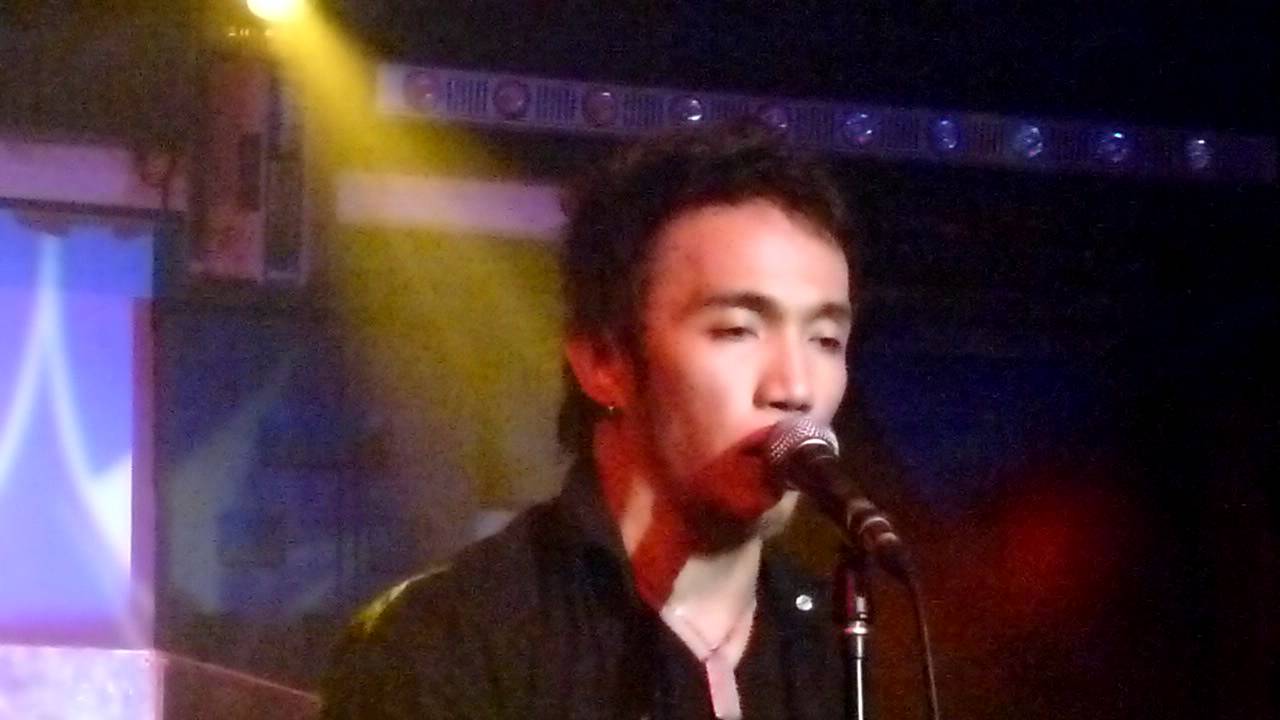 Arnel Pineda - Stairway to heaven @ Rockville's acoustic night, 12-20-11