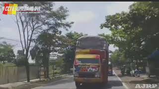 #CCTV SUMEDANG OYI video truk oleng muatan gayor miring²🤘