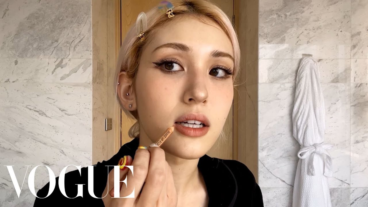 Jeon Somi’s Guide to K-Beauty and Eyeliner