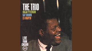 Video thumbnail of "Oscar Peterson - Whisper Not (Live)"