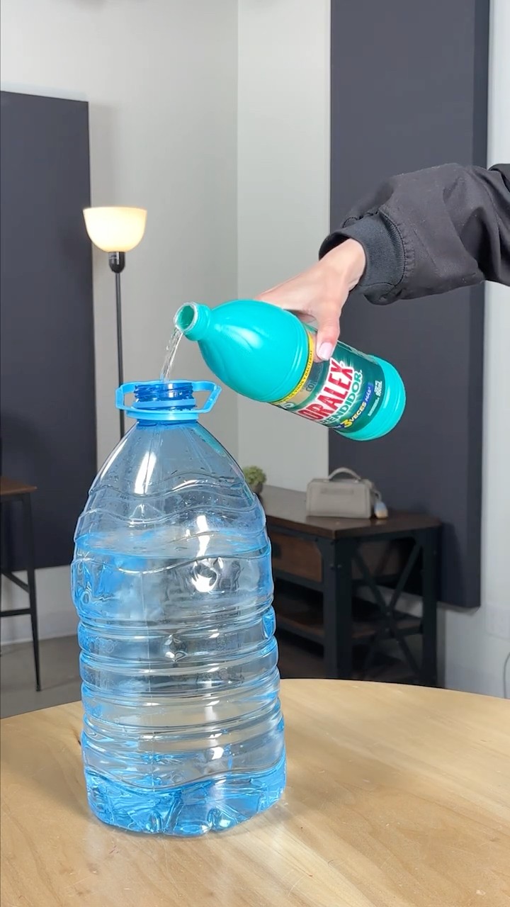 Lámpara con agua