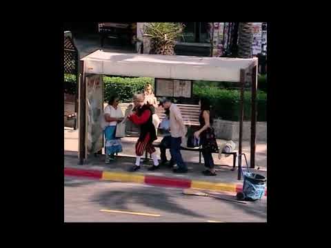 החלילן מרמת גן- מתוך 20 שנה לקומי קומי מצלמה נסתרת