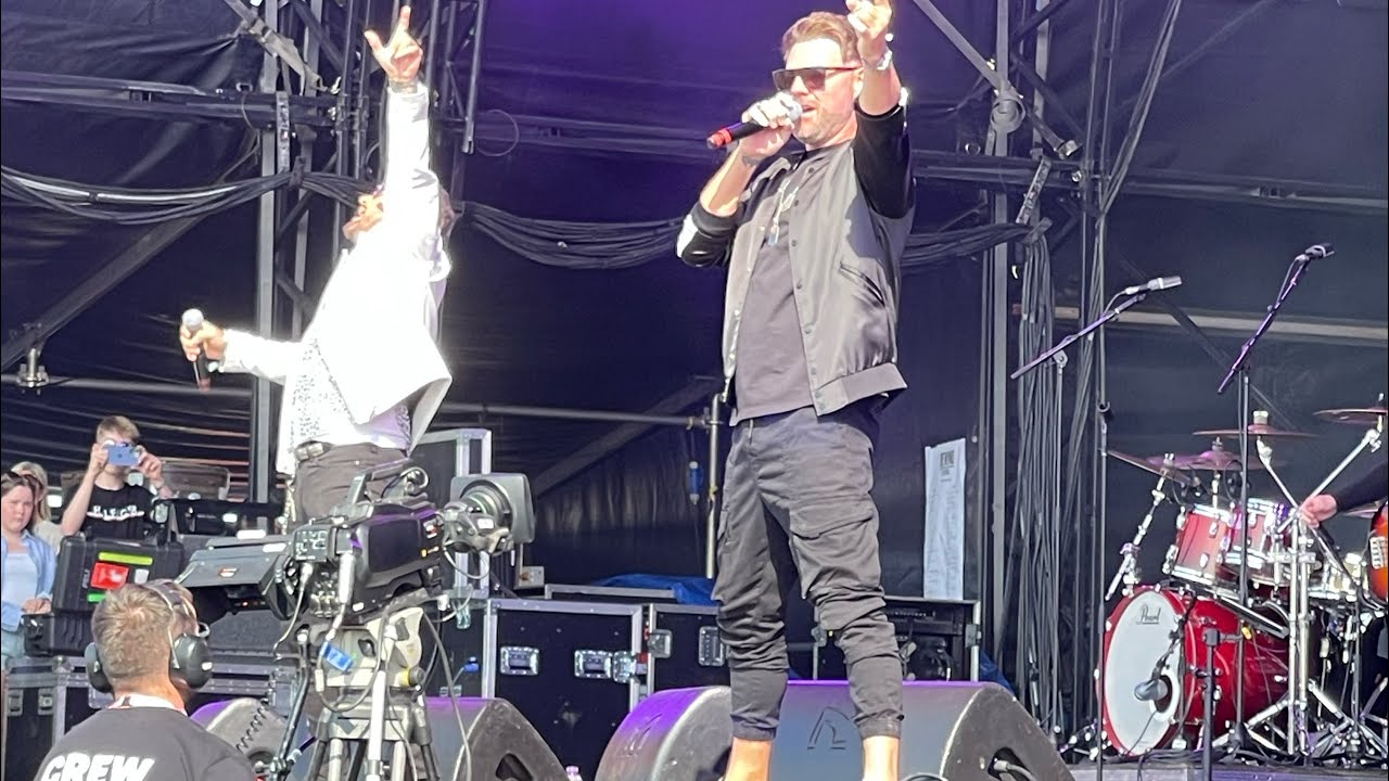 Boyzlife When you’re looking like that live at Rewind 2024