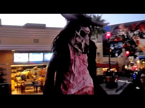 Skullz scare zone at Halloween Horror Nights 2014, Universal Studios ...