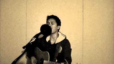Yeah 3x Acoustic version - Acoustic performance video thumbnail