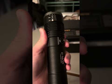 Apresentação Lanterna B MAX BM 8534 2 Km Alcance