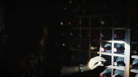 Magnum P.I 05x10 - Hitters attacks Magnum and Higgins