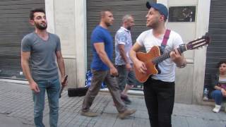 İSTİKLAL CADDESİ SOKAK ŞARKICILARI