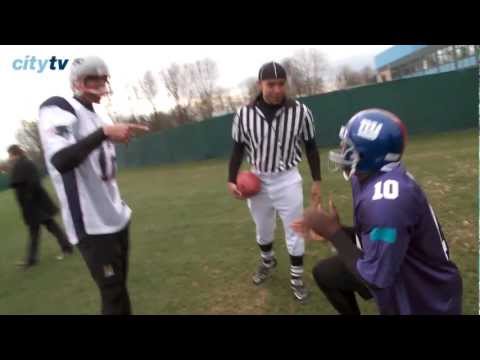 funny-richards-&-lescott-clash-over-arm-wrestle---nfl-super-bowl---nigel-de-jong-referee