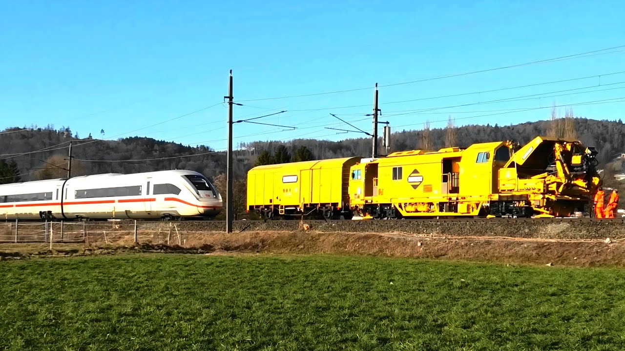 APT 1500 Schweißroboter auf Gleisbaustelle mit ICE, Westbahn, Güterzug bei Rankweil, Sulz & Klaus