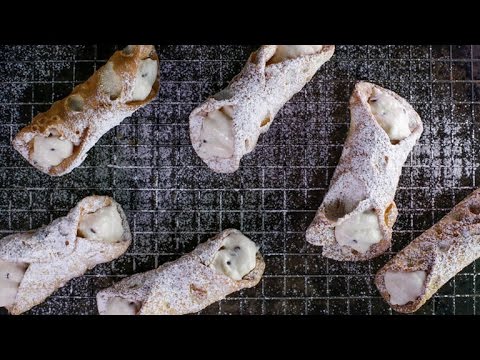a-classic-cannoli-recipe-from-the-cake-boss-himself
