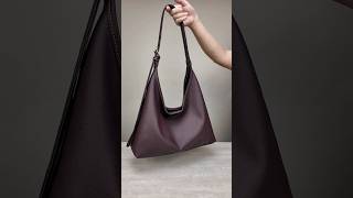 Making Elegant Hobo Bags with Pebble Grain Full Calf Leather #HoboBag #Leather #PebbleGrain