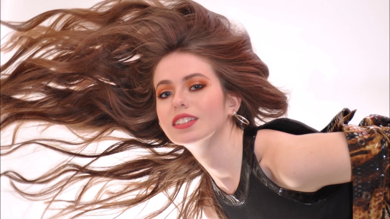 Liana's Modeling Reel - YouTube