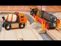 Spielzeug aus Holz - Züge und Fahrzeuge - Die Bahnschranke - Brio toys