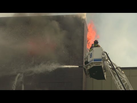 Crews still battling massive apartment fire in Fort Worth - YouTube