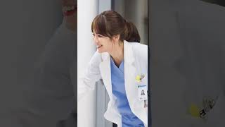 dr. Kang Mo Yeon is cuteee #songhyekyo #kangmoyeon #descendantsofthesun #dots