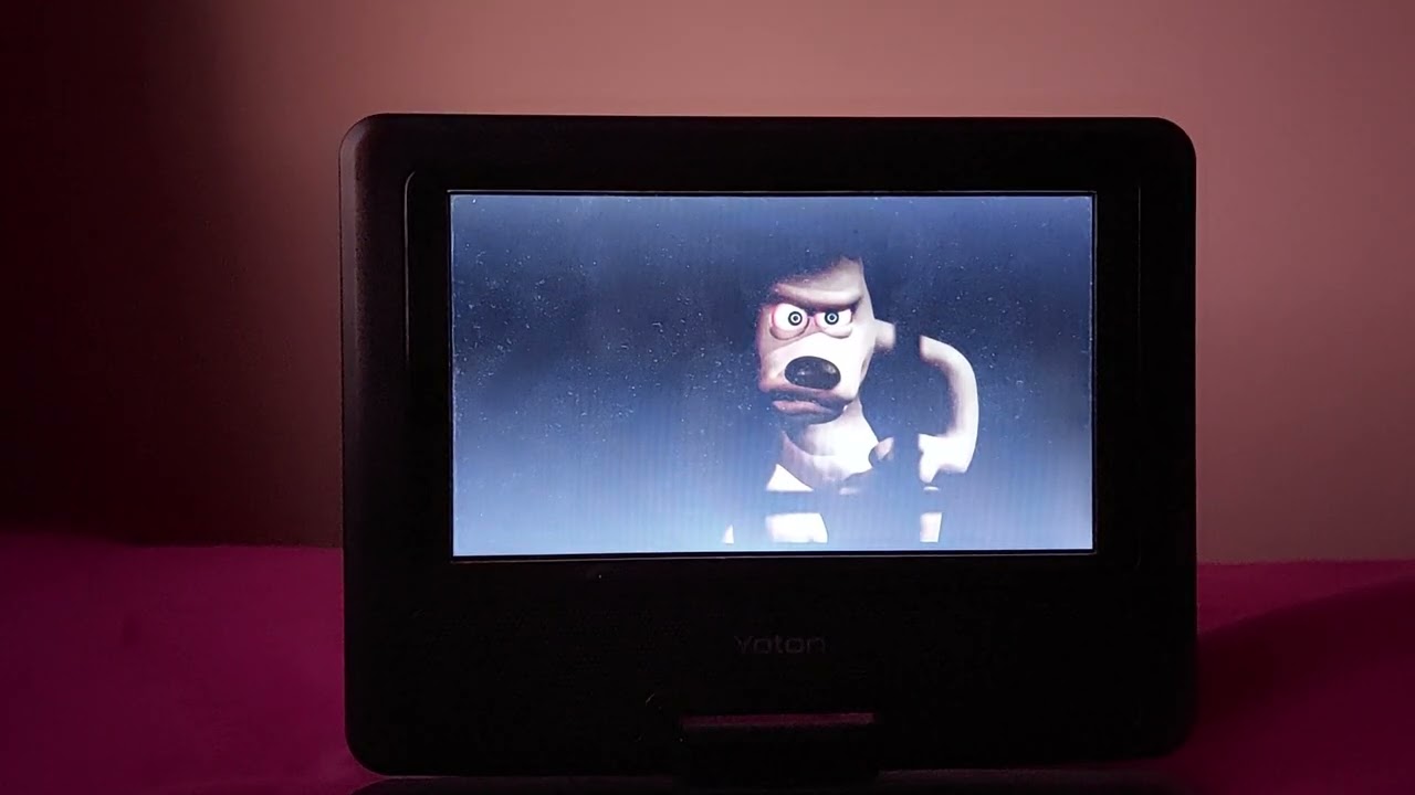 DVD Opening to Paddington 2