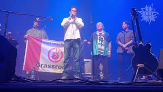 Portugal The Man invitó a la American Indian Movement GRASSRROTS a dar un mensaje previo a su SHOW