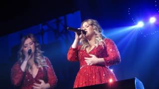 Kelly Clarkson - WHITE CHRISTMAS - Kelly Clarkson's Miracle on Broadway