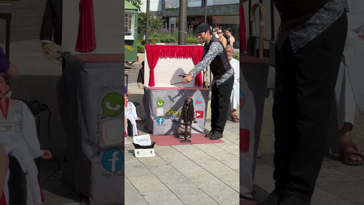 Dancing Puppet | Europe street