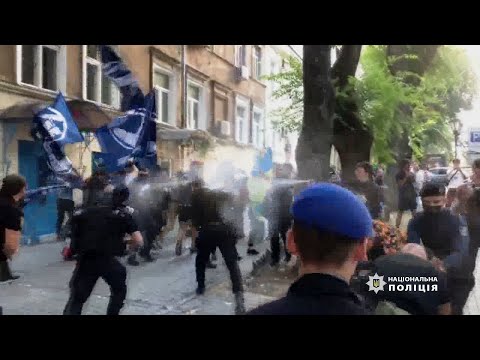 Сутички з силовиками після "Маршу рівності"