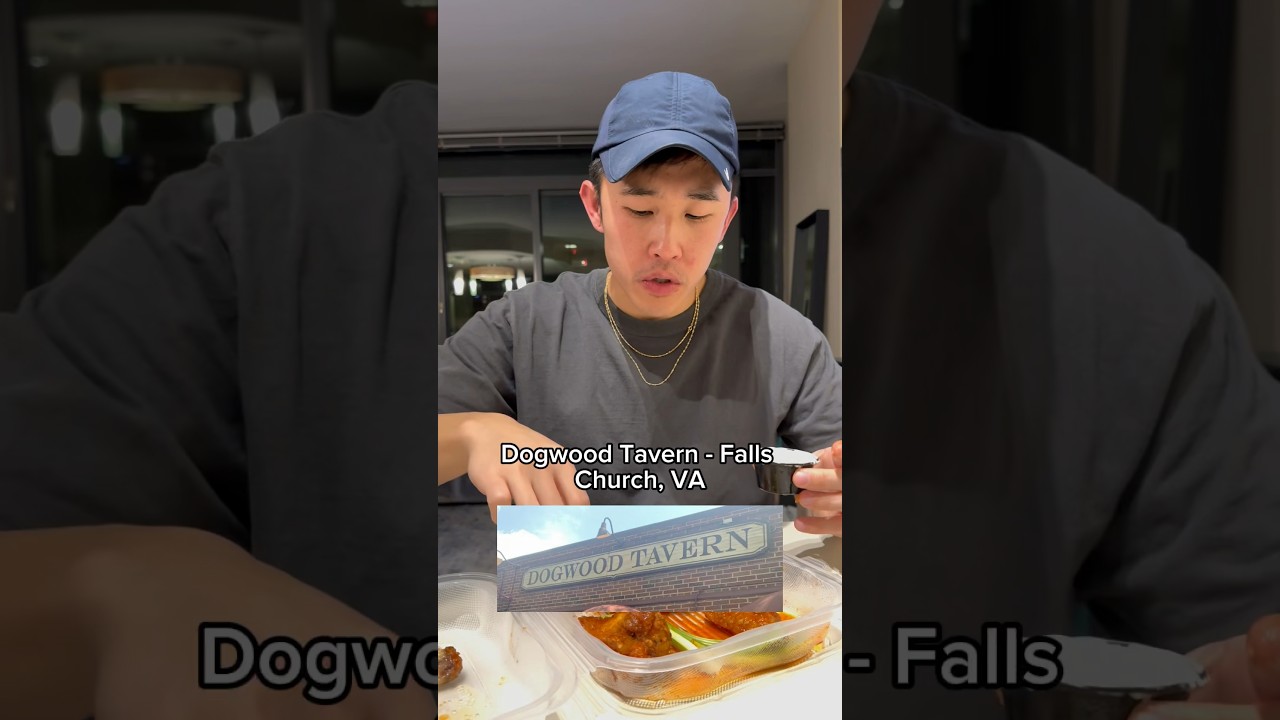 Dogwood Tavern (Honey Sriracha) #wings #chickenwings #foodreview #foodie #foodcritic #sriracha