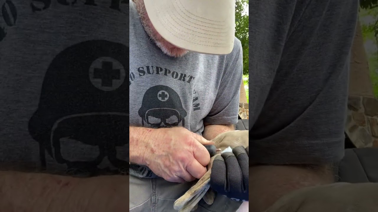 Flintknapping a bird point in 10 minutes