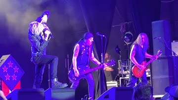 SKID ROW The Gang’s All Here MAHNOMEN, MN 3/10/23 ERIK GRONWALL