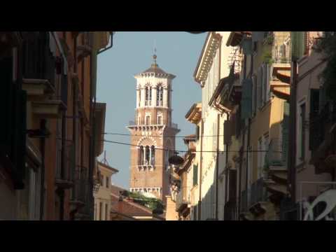 2010 - Passeggiata a Verona verso sera, in un pome...