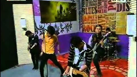 STATUZ BAND - CINTA SESAAT (PESBUKERS 05-10-2012).mp4
