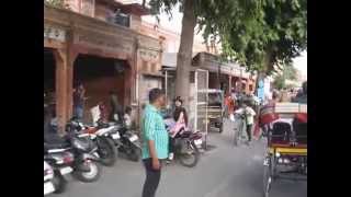 JAIPUR (RAJASTHAN, INDIA) SHORT VISIT BY CYCLE RICKSHAW (clip)