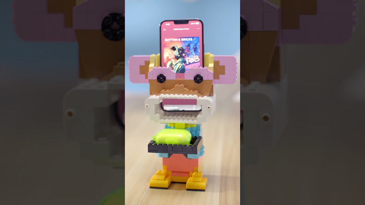 Turn up the music with this awesome LEGO chimp-plifier! 