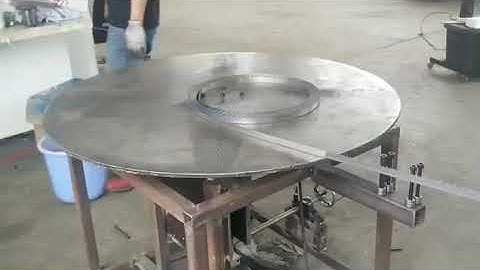 Continuous induction bandsaw blade quenching machine