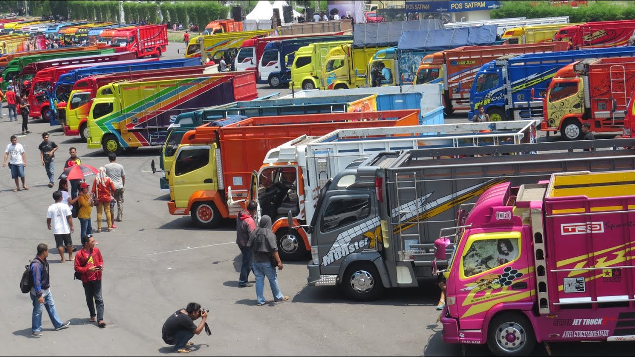 Kontes Akbar Modifikasi Truk Indonesia View dari Atas 