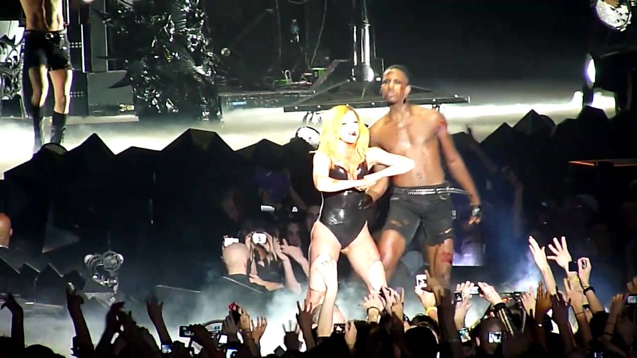 Alejandro [LIVE] Lady Gaga / Paris Bercy 21.12.10