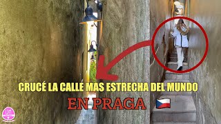 CRUCÉ LA CALLE MAS ESTRECHA DEL MUNDO EN PRAGA😱Curiosidades de la República Checa!!