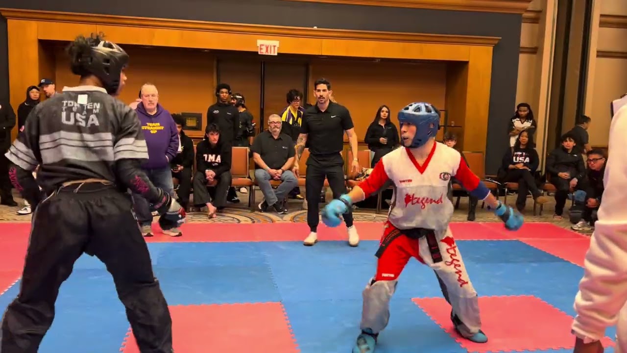 Финал спарринга в легком весе между Оскаром Гарсиа и Ибрагимом Абдулом Кадиром - также известный ...