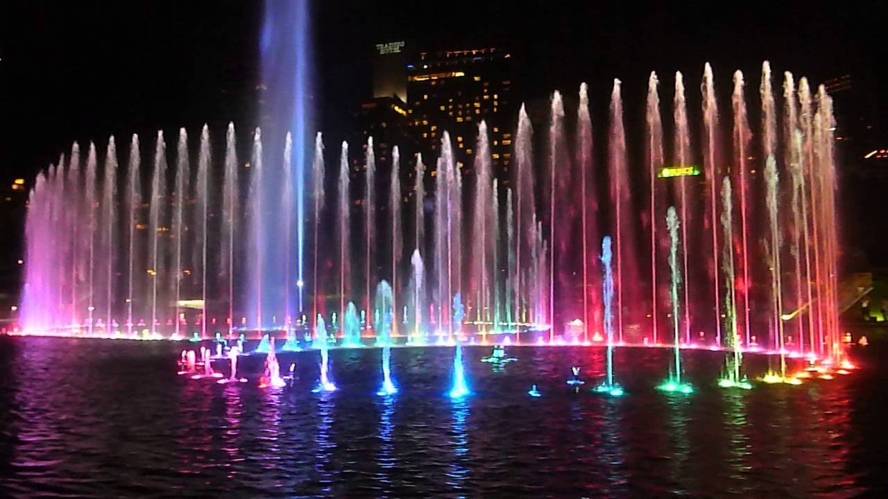 Amazing Dancing Fountain Water Show at Greater Iqbal Park , Minare