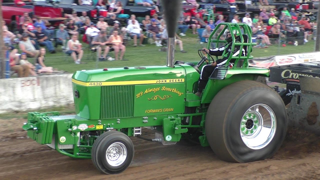 Tractor Pulling 2021 Snyder County 10,500lb. Hot Stock Tractors In Action At Selinsgrove