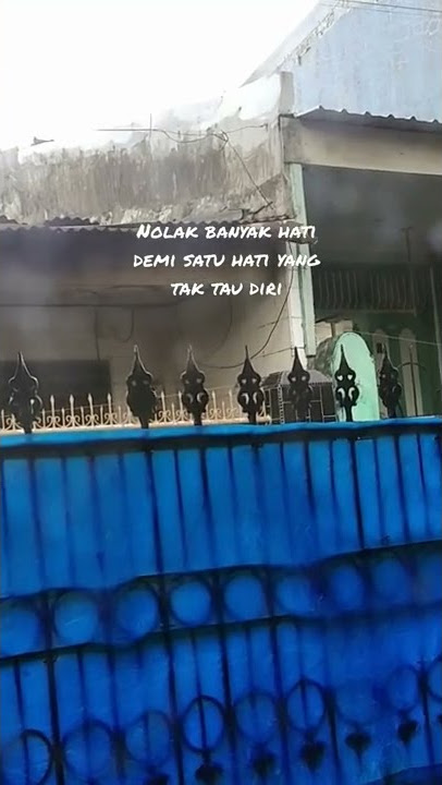 status wa temanku semua pada jahat tante x enak dong
