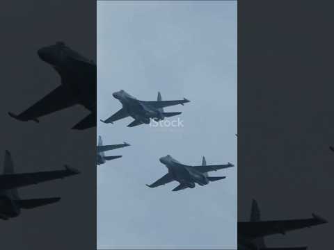 Су-35: Невероятные манëвры и мощь! #Су35 #Истребитель #Авиация #ВоеннаяТехника #МощьИстребителя