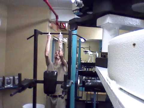 Middle finger pull ups