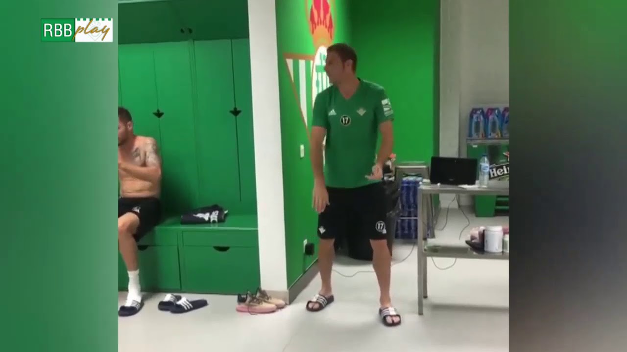 Joaquin Sanchez Bailando En El Vestuario