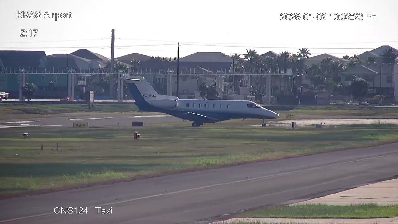 AUTO-TRACKED! Pilatus Jet CNS124 base to final at Mustang Beach airport 2026-01-02