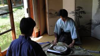 enactus KUIBSS Samurai manners [礼法]伝統の正式ギフト作法 B流れ ①持っていく [結納･出産･結婚･昇進･新築など､セレブも愛用広蓋使用